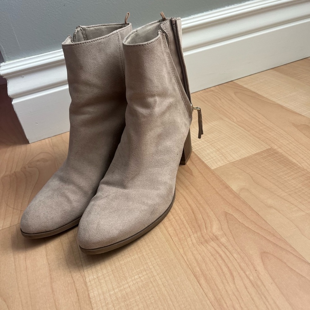 Elegant Beige Ankle Boots